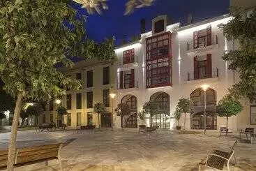 Hotel Fil Suites