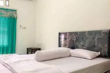 Hotelli Griya Fadamas Syariah Near Taman Hijau Demangan Madiun Mitra Reddoorz