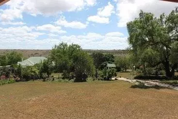 Hotelli Leeuwenbosch Shearers Lodge