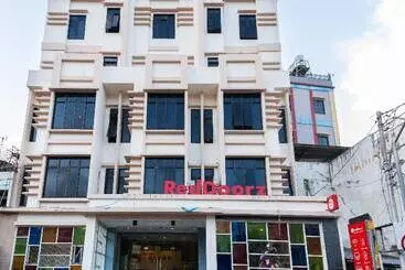 Hotelli Reddoorz Plus @ Paal 2 Manado