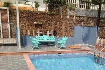 شقة فندقية Stone Shelter