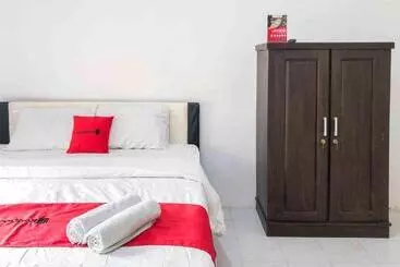 Hotel Reddoorz Near Eco Green Park Batu