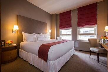 Giraffe By Library Hotel Collection