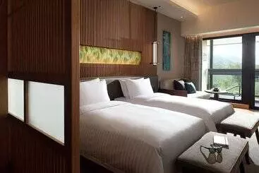 New World Qingyuan Hotel Formerly Khos Qingyuan