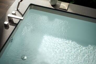 New World Qingyuan Hotel Formerly Khos Qingyuan