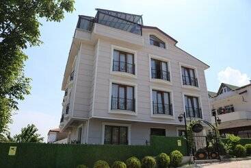 Отель Lagun Palas