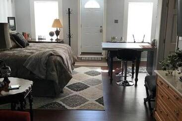 Caroline's Bed And Breakfast