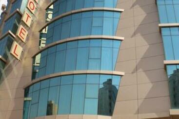 호텔 Golden Suites