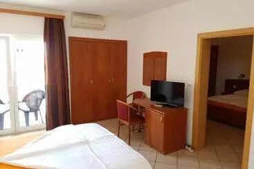 پانسیون Guesthouse Villa Adria