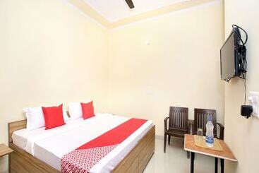 Hotell Oyo 14823 Skyheights