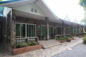 בית מלון כפרי Punpisa Resort