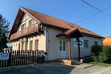 ペンション Május 1 Vendégház  Sé