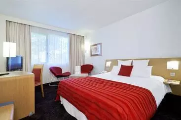 호텔 Campanile Troyes Nord   Barberey