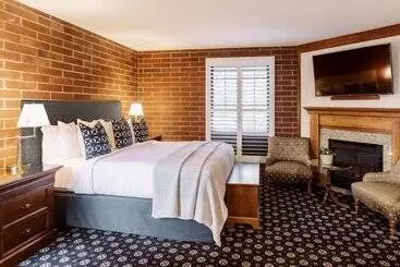 Отель Napa River Inn