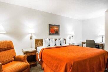 Hotel Quality Inn & Suites North