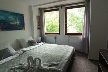 Bed and Breakfast éden Lounge Restaurant & Pension