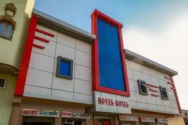 Hotel Oyo 70829  Royal