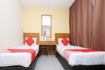 בית מלון כפרי Oyo 89877 Sun Triang