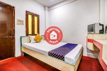 Hotel Vaccinated Staff  Spot On 67931  Amber