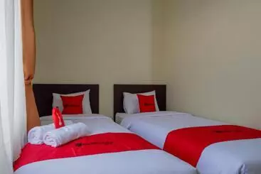 Pension  Reddoorz Near Stadion 45 Karanganyar
