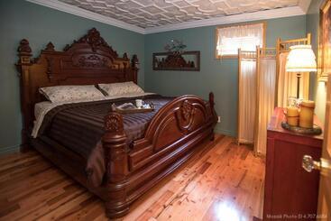 Bed and Breakfast La Maison Bleue Du Lac Wallace