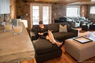 Bed and Breakfast La Maison Bleue Du Lac Wallace