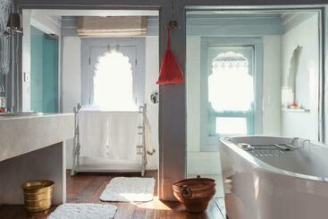 בית מלון כפרי Ahilya Fort