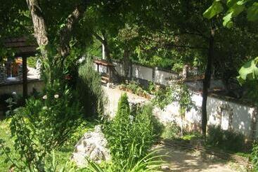 בית מלון כפרי Balkanski Chanove