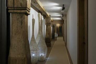 ホテル Lotrinský