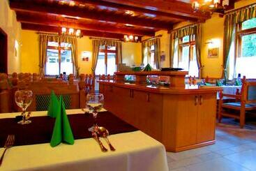 민박 Odvaskő étterem és Panzió