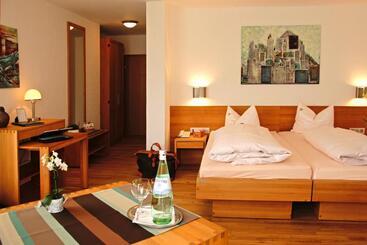 בית מלון כפרי Restaurant Zum Schwan