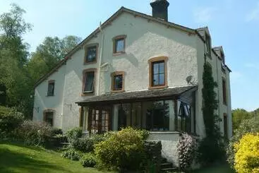 Pensió Forest How Guest House