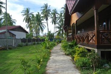 Pension Nongsak Riverside Guesthouse & Nongsak Guesthouse