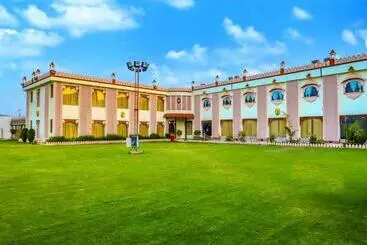 Hotel The Royal Paradise Resort And Salt Yard