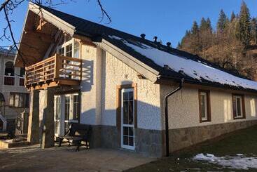 Pensionat Cottage Familiya