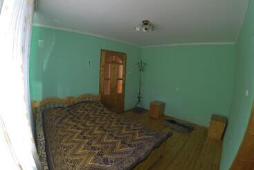 Пансион садиба на лужку