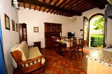 アパートホテル Le Rocche Di Valiano