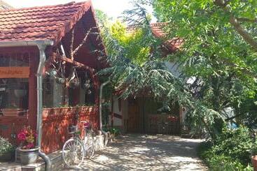 Pensjonat Mendei Vendégház