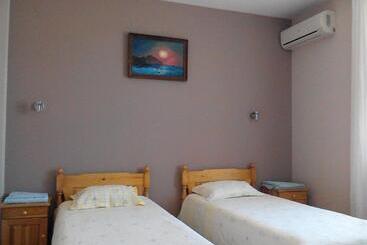 پانسیون Guesthouse Mirage