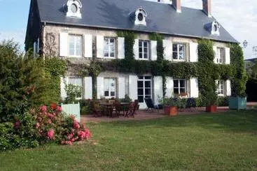 ベッドアンドブレックファースト Chambres D Hôtes   Domaine Des Perrières