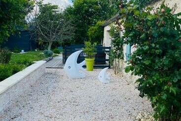 ベッドアンドブレックファースト La Chaumeauniere