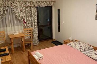 פנסיון Aranyló Vendégház