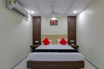 Hotel Capital O 49632 Mkr Regency