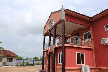 Szálloda Waterfront Paradise Resort