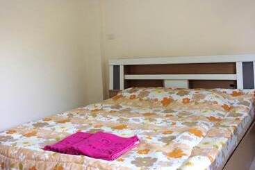 בית מלון כפרי Wattanakham Serviced Apartment