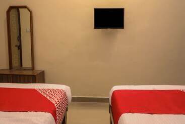 בית מלון כפרי Grd Residency By Oyo Rooms