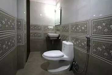 Hôtel Eminence   Palm Residency