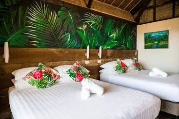 Pensão Fox & The Firefly Cottages