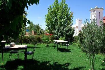 Pension Riad Mimouna De Timnay