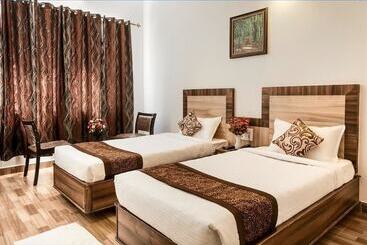 R G Hotels And Resort